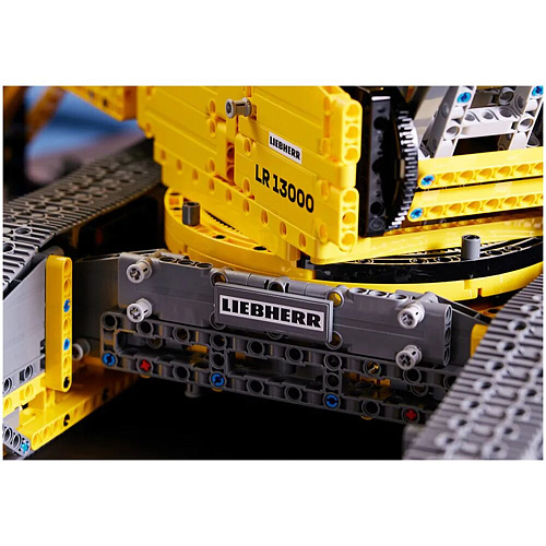 LEGO Technic Liebherr Crawler Crane LR 13000, 42146