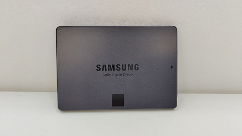 Внутренний SSD-накопитель 8000Gb Samsung 870 QVO (MZ-77Q8T0BW) SATA3 2.5" УЦЕНКА