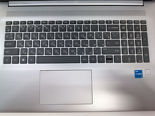 Ноутбук HP ProBook 470 G9 Core i5 1235U/8Gb/512Gb SSD/NV MX550 2Gb/17.3" FullHD/DOS Silver УЦЕНКА