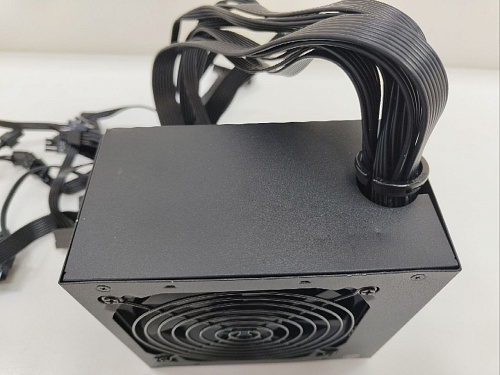 Блок питания 750W Cooler Master MWE White MPE-7501-ACABW-EU УЦЕНКА
