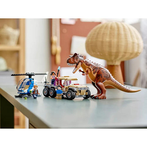 LEGO Jurassic World Погоня за карнотавром 76941