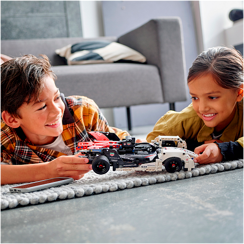 LEGO Technic Formula E® Porsche 99X Electric 42137