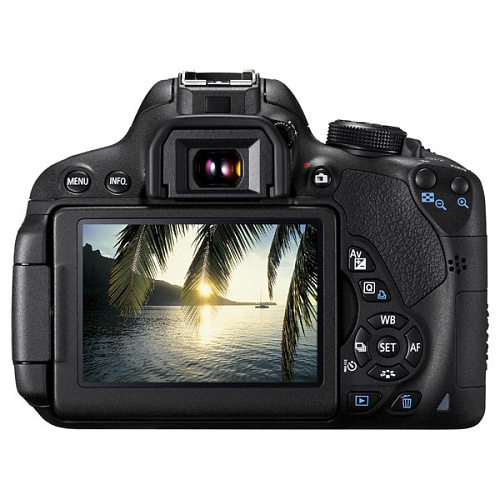 Зеркальная фотокамера Canon EOS 700D Kit 18-135 IS STM + 40 STM