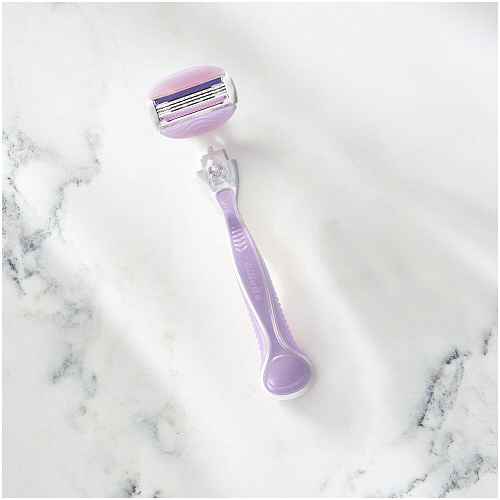 Gillette Venus Подарочный набор (Gillette Venus Станок Comfortglide с 3 сменными каcсетами + Подставка)