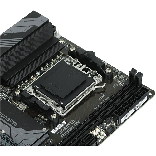 Материнская плата Gigabyte B650I AX Socket-AM5 AMD B650 2xDDR5, 2xSATA3, RAID, 1xM.2, 1xPCI-E16x, 3xUSB3.2, 1xUSB3.2 Type C, DP, HDMI, WiFi, 2.5Glan, mini-ITX