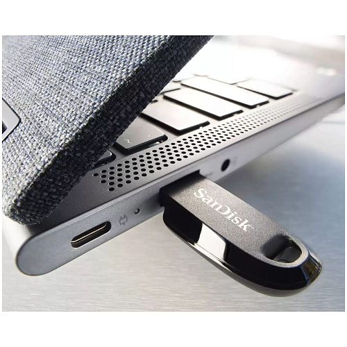 USB Flash накопитель 512GB SanDisk Ultra Curve (SDCZ550-512G-G46) USB 3.0 Черный