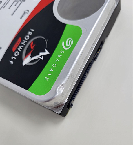 Внутренний жесткий диск 3,5" 10Tb Seagate (ST10000VN0008) 256Mb 7200rpm SATA3 IronWolf УЦЕНКА