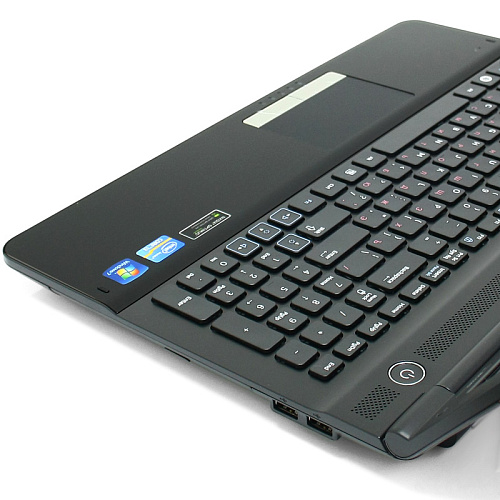 Ноутбук Samsung RC520-S02 i3-2310/3Gb/320Gb/DVD/15.6"/GT520/Wifi/BT/Win 7 HP64/Red