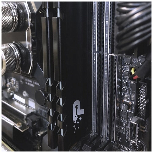 Модуль памяти DIMM 16Gb 2х8Gb DDR4 PC21300 2666MHz Patriot Memory Signature Line Premium (PSP416G2666KH1)