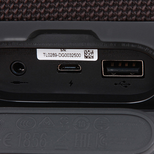 Портативная bluetooth-колонка JBL Charge 3 Black