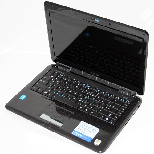 Ноутбук Asus K40AB AMD RM74/3G/250G/DVD/ATI 4570 512/14"HD/WiFi/Linux