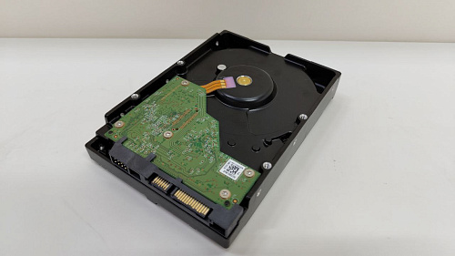 Внутренний жесткий диск 3,5" 2Tb Seagate (ST2000DM008) 256Mb 7200rpm SATA3 Barracuda УЦЕНКА