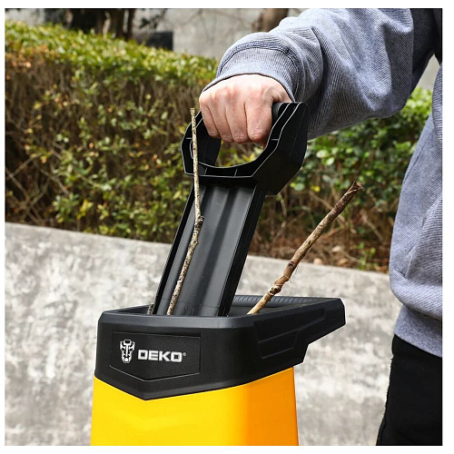 Садовый измельчитель Deko DKSH2700 085-2037