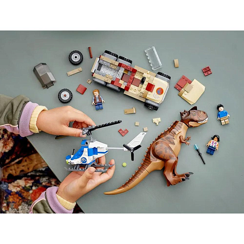 LEGO Jurassic World Погоня за карнотавром 76941
