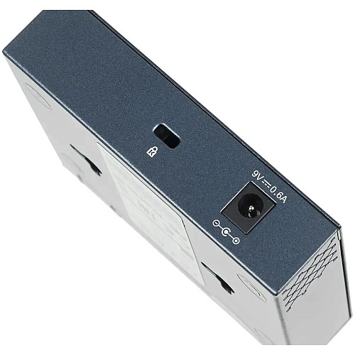 Коммутатор TP-LINK TL-SG105 неуправляемый 5x1000BASE-T, metal case