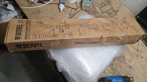 Садовые ножницы Denzel G801E с акк. 7,2В Li-Ion 1,5 Ач 96815 УЦЕНКА