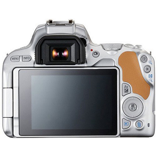 Зеркальная фотокамера Canon EOS 200D Kit 18-55 IS STM Silver