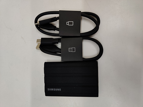 Внешний SSD-накопитель 1Tb Samsung T7 Shield MU-PE1T0S/WW (SSD) USB 3.2 Type C Черный УЦЕНКА