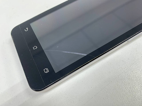 Смартфон ASUS Zenfone 4 A450CG 4" White УЦЕНКА