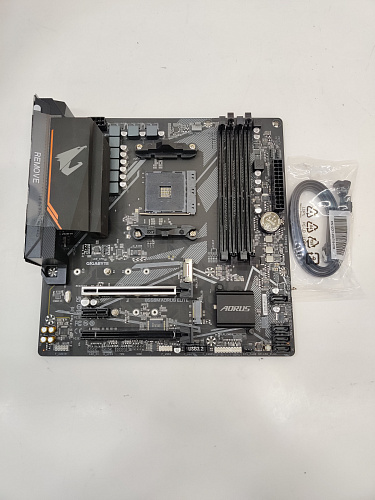 Материнская плата Gigabyte B550M AORUS Elite Socket-AM4 AMD B550 4xDDR4, 4xSATA3, RAID, 2xM.2, 2xPCI-E16x, 4xUSB3.2, DVI-D, HDMI, Glan, mATX Ret УЦЕНКА