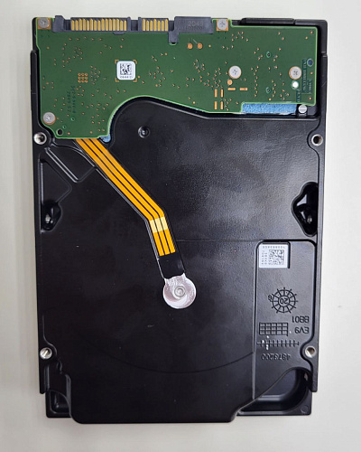 Внутренний жесткий диск 3,5" 10Tb Seagate (ST10000VN0008) 256Mb 7200rpm SATA3 IronWolf УЦЕНКА