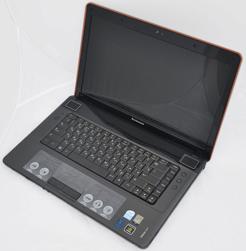 Ноутбук Lenovo IdeaPad Y550-4KC-B T4300/3Gb/250Gb/GT240M 1GB/15.6"/WiFi/BT/Cam/Win7 HB