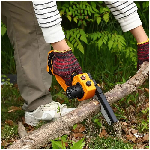 Аккумуляторная пила Deko DKCHS 20-6 PRO, 4" и 6", 20В, 2x2.2Ач, 2 шины и 2 цепи в кейсе 083-2012