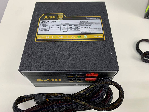 Блок питания 750W Chieftec GDP-750C УЦЕНКА