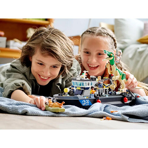 LEGO Jurassic World Побег барионикса на катере 76942