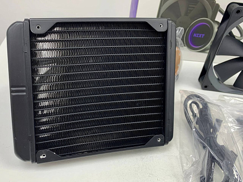 Система водяного охлаждения NZXT Water Cooler Kraken X42 (S1150/1151/1155/1156, S1366, S2011, AM3+/FM2/AM4) RL-KRX42-02 Ret УЦЕНКА